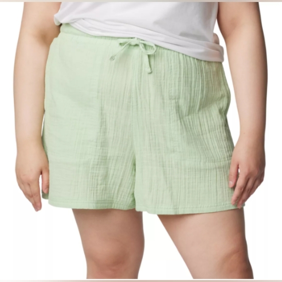 COLUMBIA Light Green Holly Hideaway Breezy Shorts - Plus Size 1X (NWT) - Picture 4 of 10